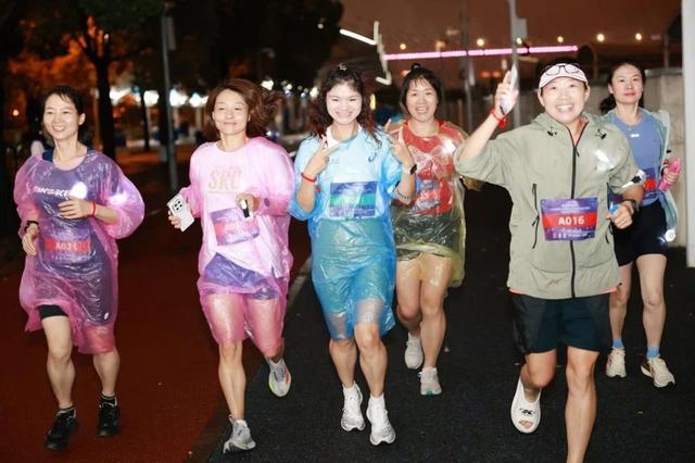 一场城市夜跑激发这个中心城区楼宇运动会的经久魅力(图1)