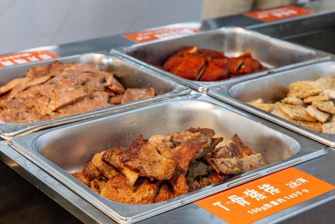 “轻食风”刮进校园！长沙高校食堂健康餐受热捧(图3)