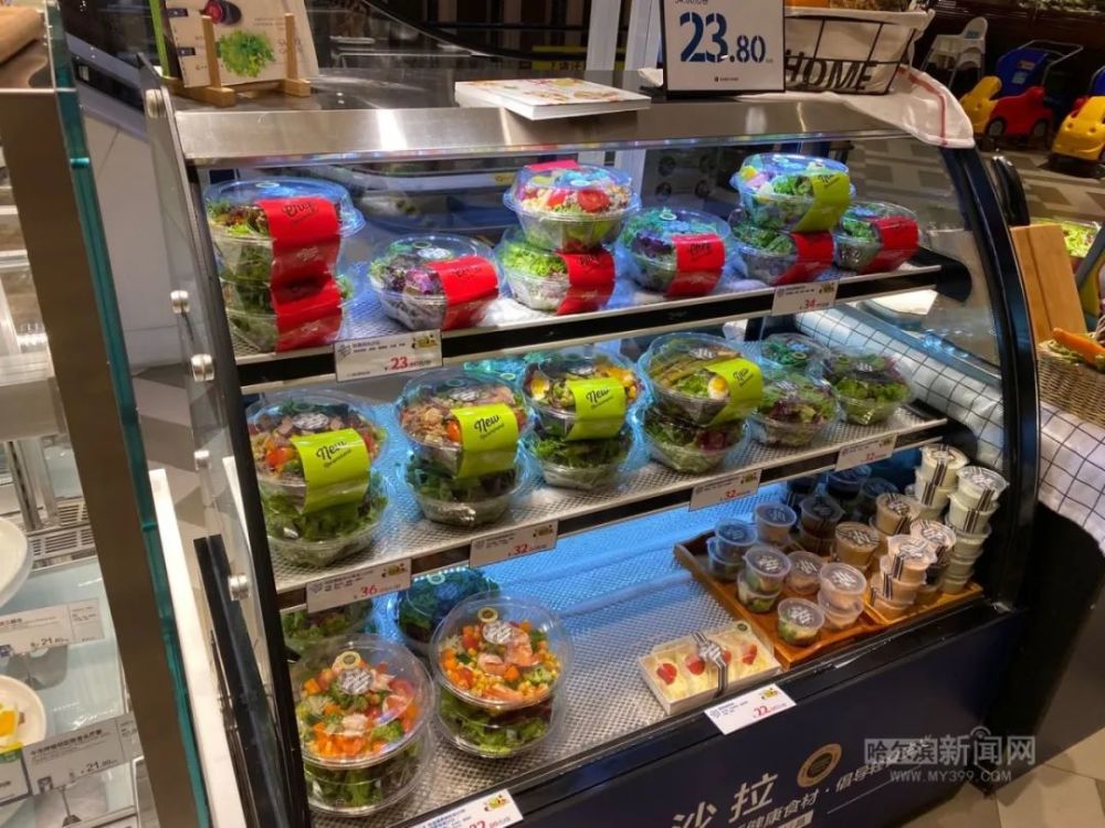 “瘦身经济”正在升温6月以来北京地区主打“健康”“低脂”的轻食套餐团购订单量同比增长356%(图1)