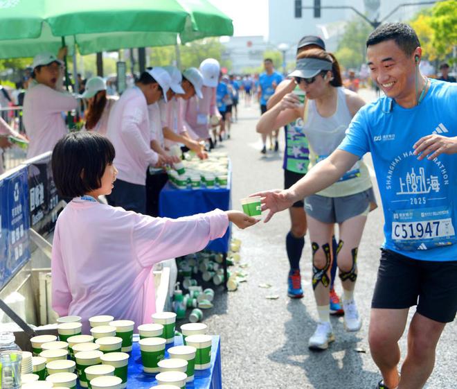 运动健康｜不同能力跑者跑步前后营养补给差别这么大？(图2)