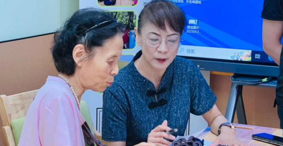 公益科普再启程！长轻营养课首进海淀八家社区养老服务驿站(图1)
