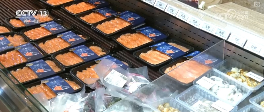 消费市场热度持续攀升 假日消费品供需两旺 小袋装、健康化商品走俏(图2)