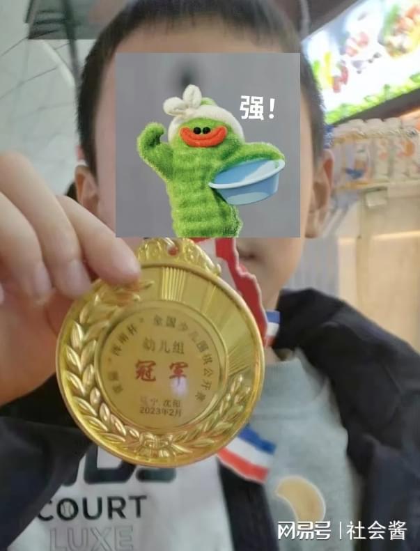 网传天才围棋少年跳楼身亡：长期遭父亲当众殴打获冠军还不满意(图3)
