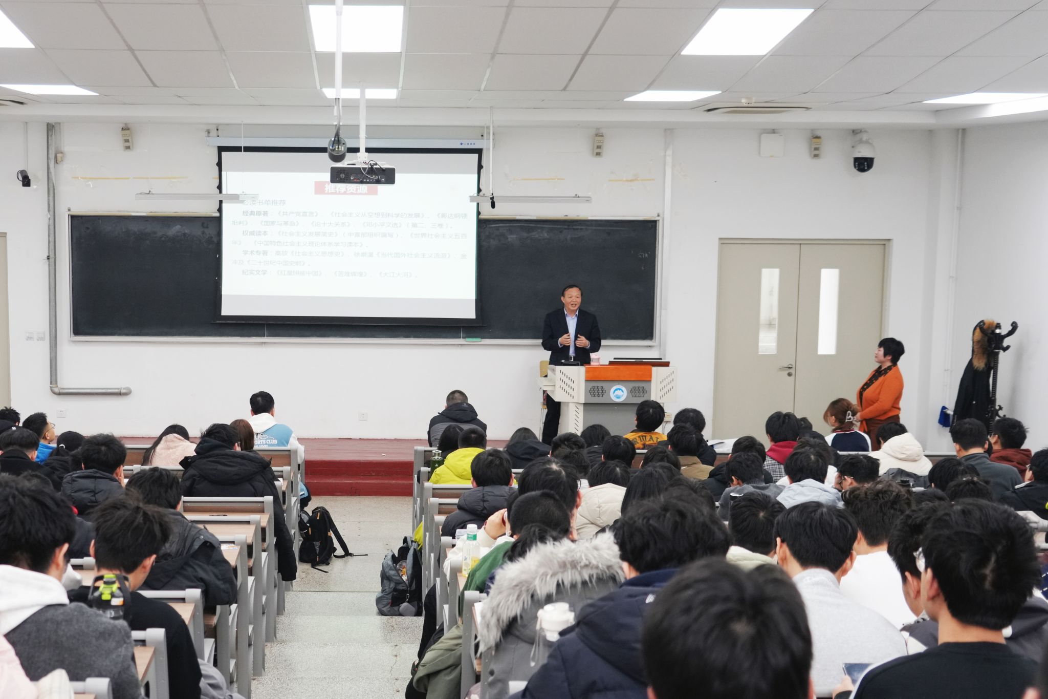 校领导检查2026年春季学期开学工作(图3)