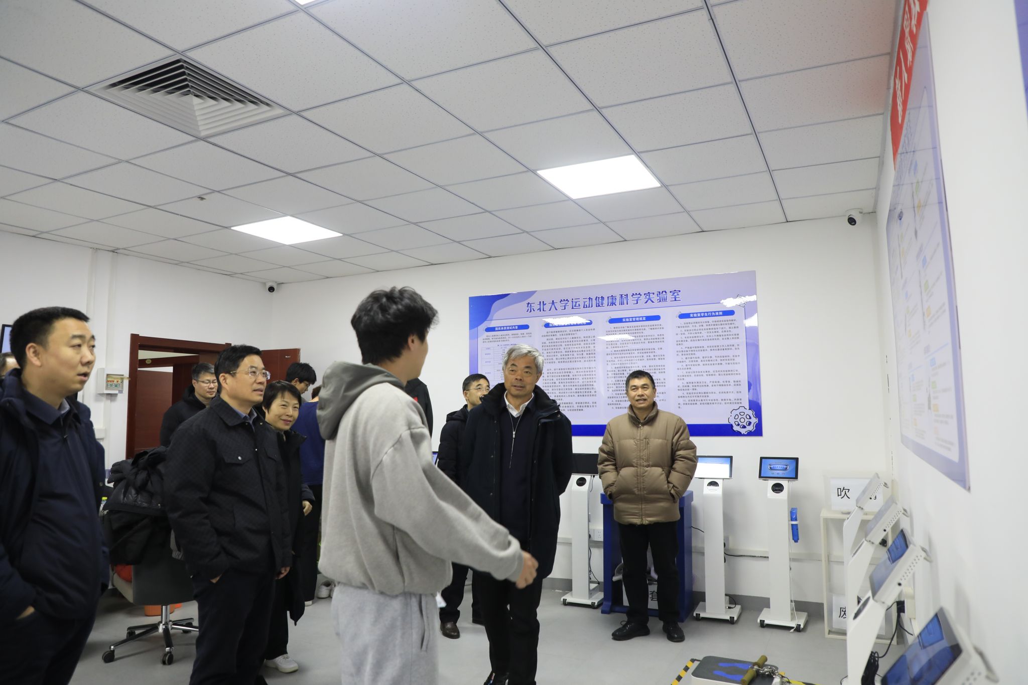 校领导检查2026年春季学期开学工作(图5)