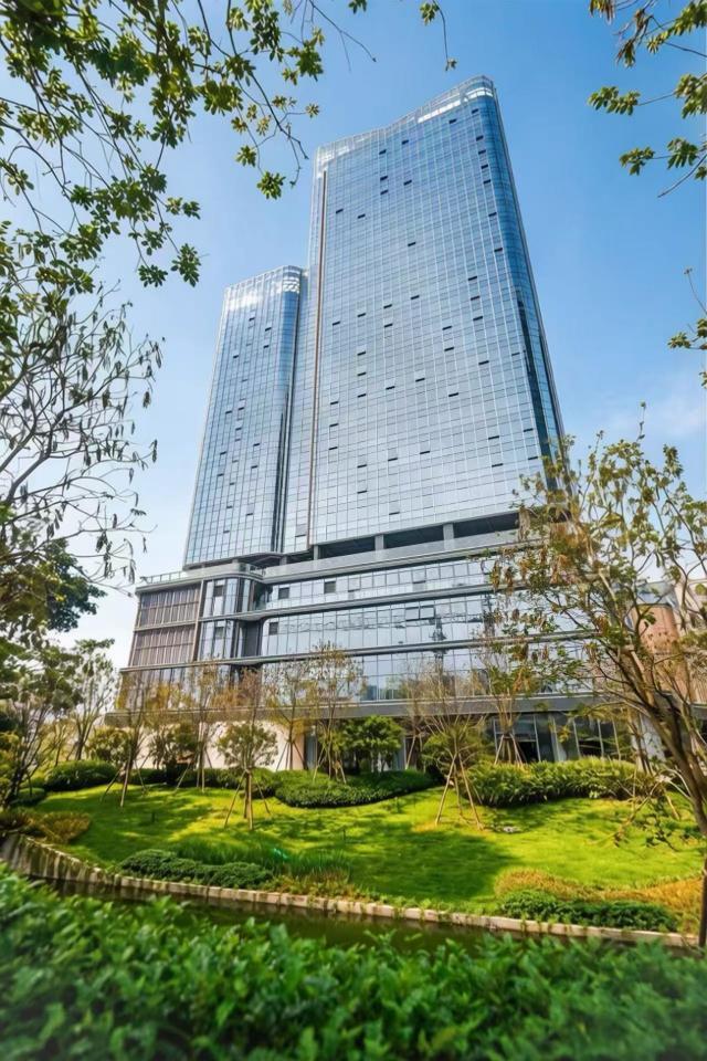 肯德基KPRO肯律轻食黄埔首店落子润府精奢水岸商街正式启幕(图5)
