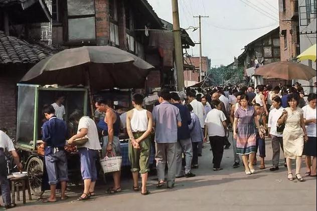 九游app：一大口美食榜：他们花了几辈子换来了川菜一世纪(图4)