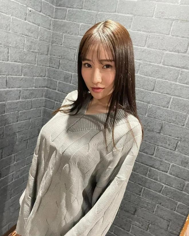 纯天然I杯、九州最强Body、身高170cm…山手梨爱咋就火爆不起来？(图7)