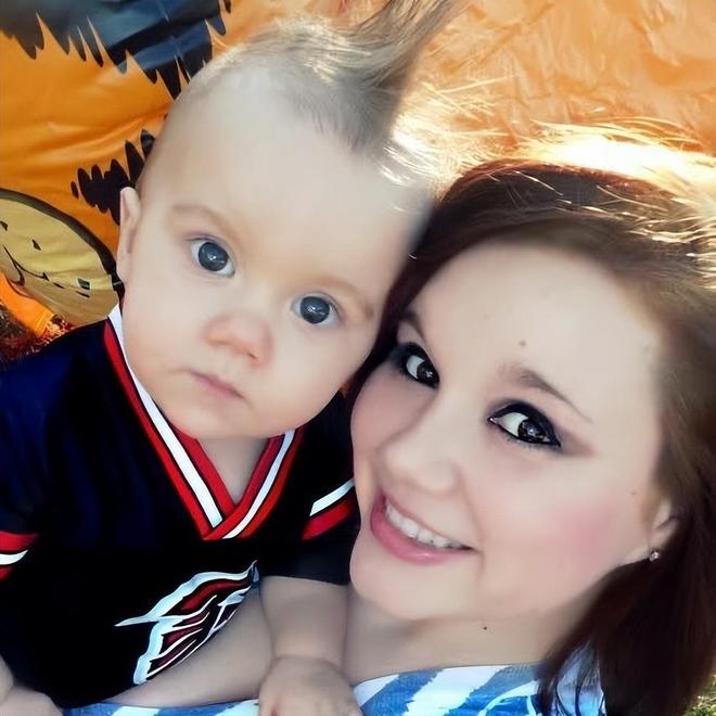 著名童星意外离世年仅16岁母亲晒童年照含泪告别(图10)