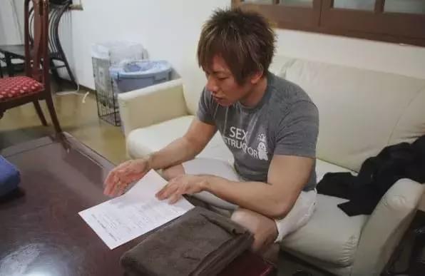 九游app：揭秘男AV背后的心酸史沉浸式体验AV的一天哦(图5)