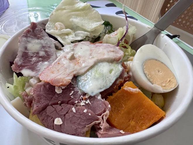 记者调查｜“吃草”时代：“轻食”如何撬动百亿市场？(图1)