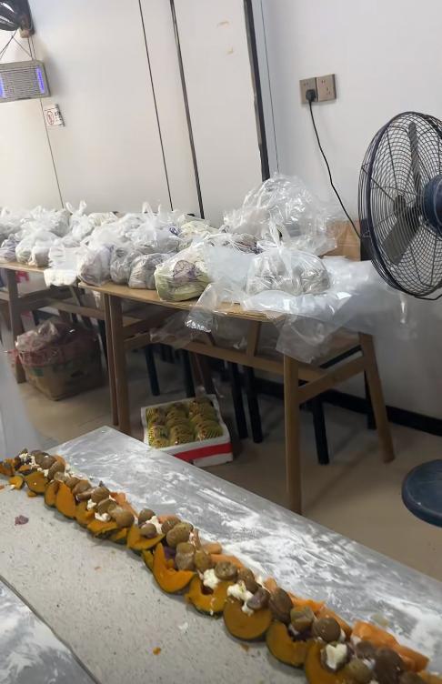 浙江衢州一店减脂馒头爆单老板“自黑”：线小时没停(图2)