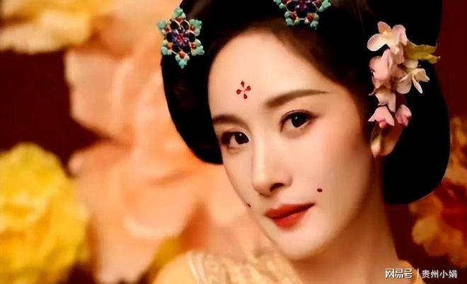 九游app：风水轮流转！曾被刘恺威嫌弃的“保姆”杨幂如今狠狠打了他的脸(图8)