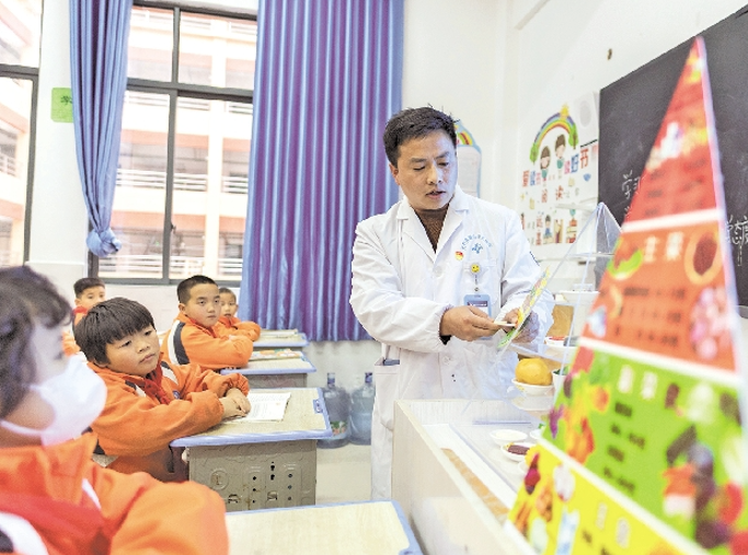 【小餐盘大守护】从吃得饱到吃得营养健康！贵州全力推动校园餐升级(图2)