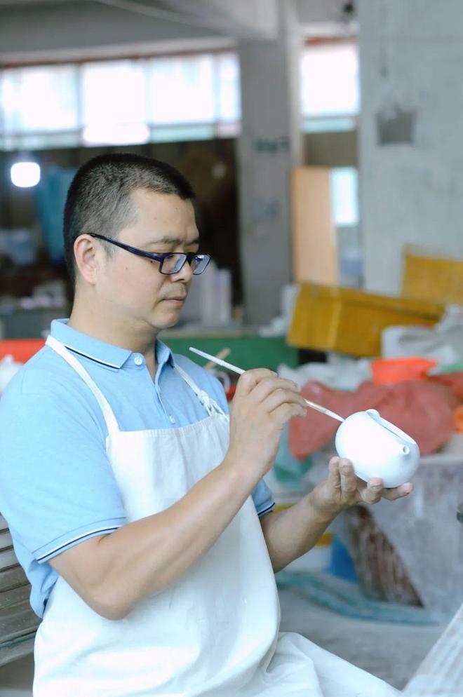 九游官网入口：郑建强匠心精神—中国当代陶瓷艺术鉴赏大展(图1)