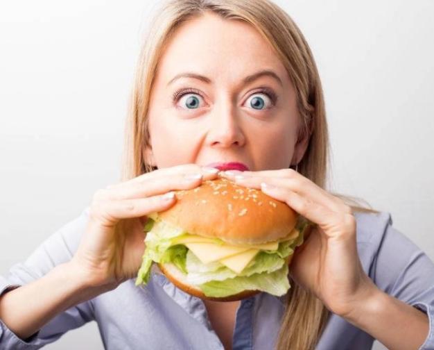 避免脂肪肝内科医生建议：3种食物营养过剩的“元凶”要少吃(图2)