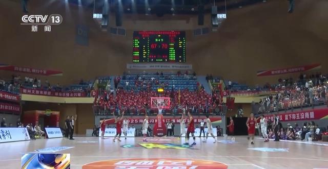 体育公园人气爆棚！秋高气爽快来荡起双桨(图2)