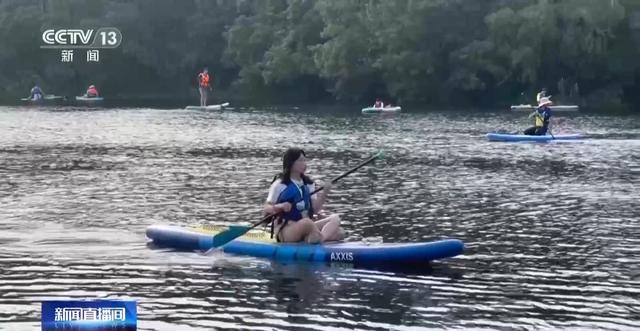 体育公园人气爆棚！秋高气爽快来荡起双桨(图11)