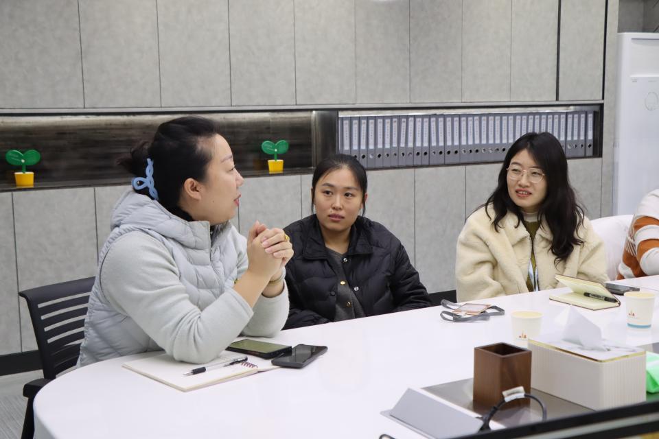 九游app：共话幼儿营养 守护舌尖安全——未来嘉幼教集团嘉玺园召开膳食委员会活动(图2)