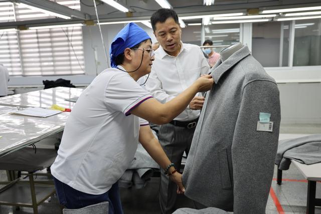 奋勇争先实干家丨11年送出38万份爱心餐！他用行动诠释“吃水不忘挖井人”(图1)