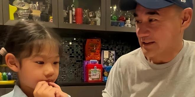 长得像180cm实际身高16854岁当爷爷的年龄当爹像换了一个人(图6)