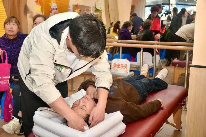 闵行又一养老服务站启用！惠及周边近5000名长者(图1)