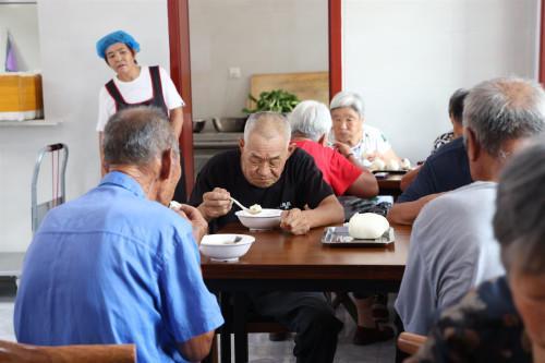 滨州邹平：歌声、饭菜与陪伴孝善食堂里的幸福三重奏(图1)