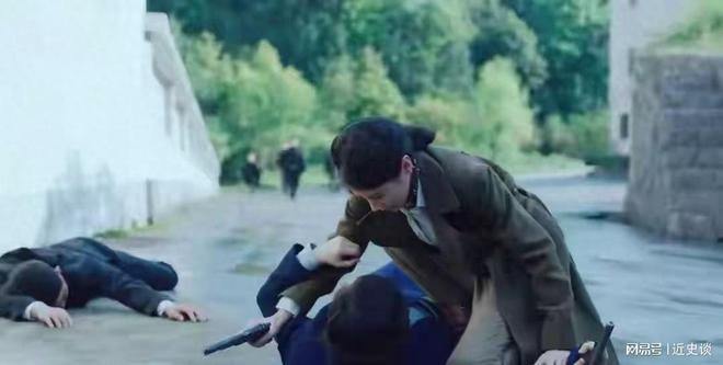 《沉默的荣耀》结局反转看哭全网！舟山的解放多亏黎晴抓捕朱枫(图1)