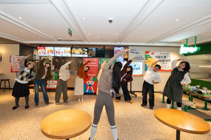 记着记者悦享健康！肯德基以健康礼致敬一线媒体人(图2)