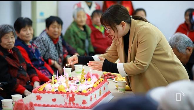 九游官网入口：东营经济技术开发区金水社区：“五维赋能”织就银发幸福家(图2)