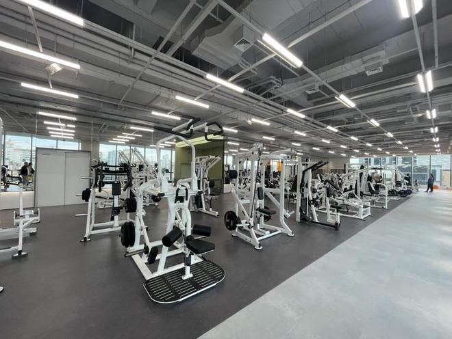 九游官网入口：商报新发现｜深圳商业“西进”迎来锚点：“深圳最大万象汇”怀德万象汇开业撬动西部消费新格局(图6)