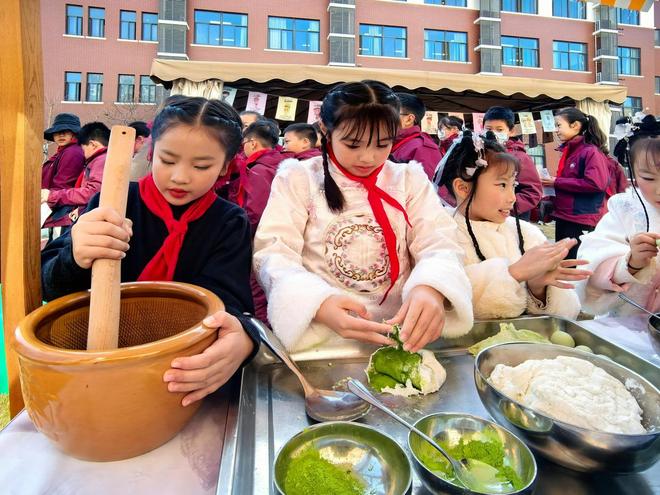 太幸福啦！寒冷冬日松江这所学校的学生能喝到暖暖的养生茶(图4)