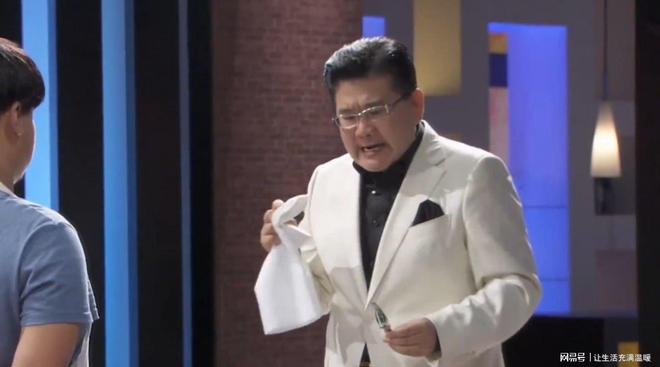 当众“暗算”上海名嘴曹可凡如今已是健身达人百万级美食主播(图5)